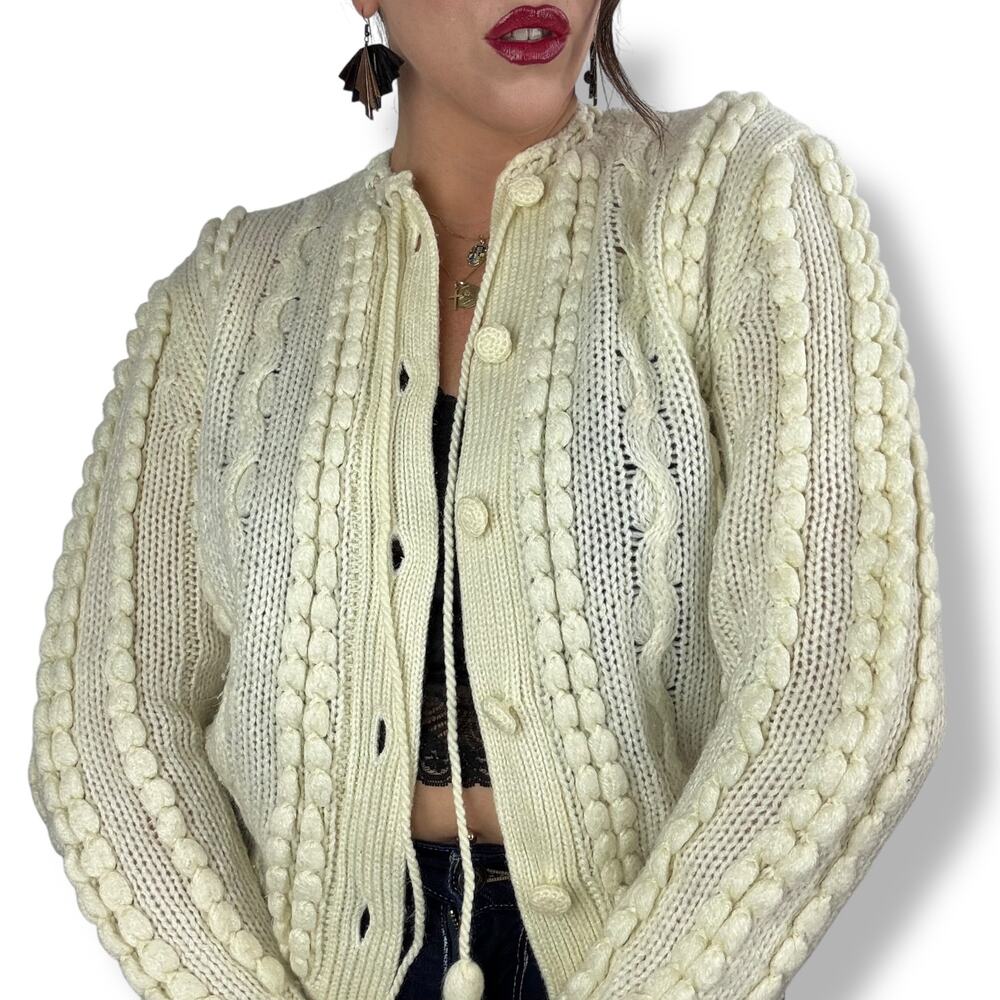 1970's cream cable knit cardigan with tassels - Picture 5 of 17